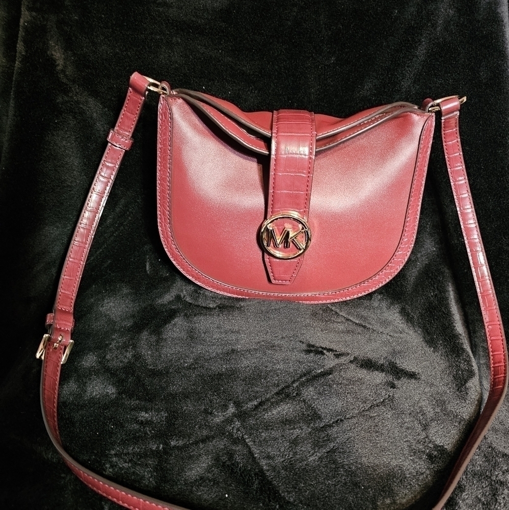 NWT Michael Kors Gabby Small Hobo Crossbody Bag